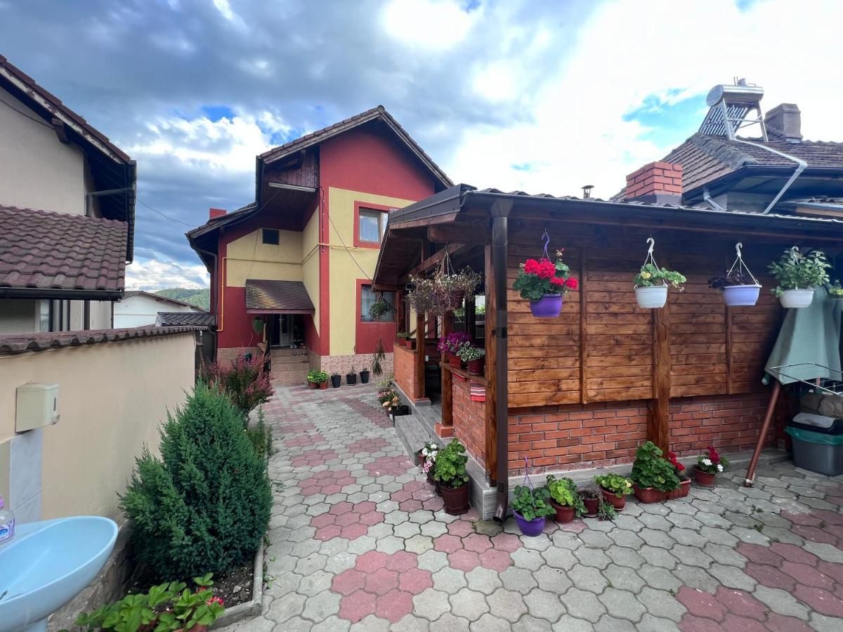Casa Flori Hotel Călimăneşti Exterior foto