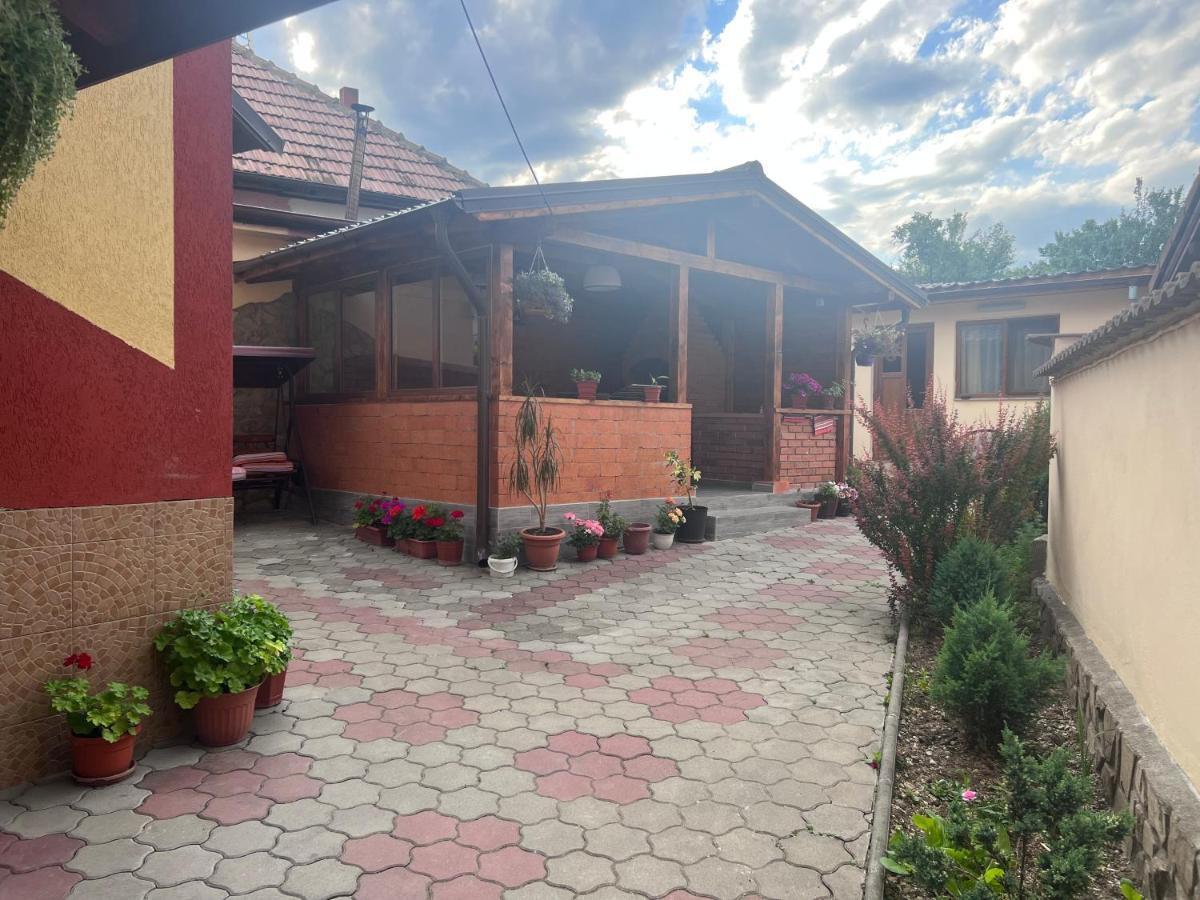 Casa Flori Hotel Călimăneşti Exterior foto