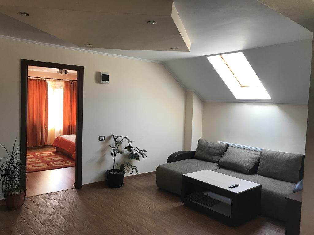 Casa Flori Hotel Călimăneşti Cameră foto